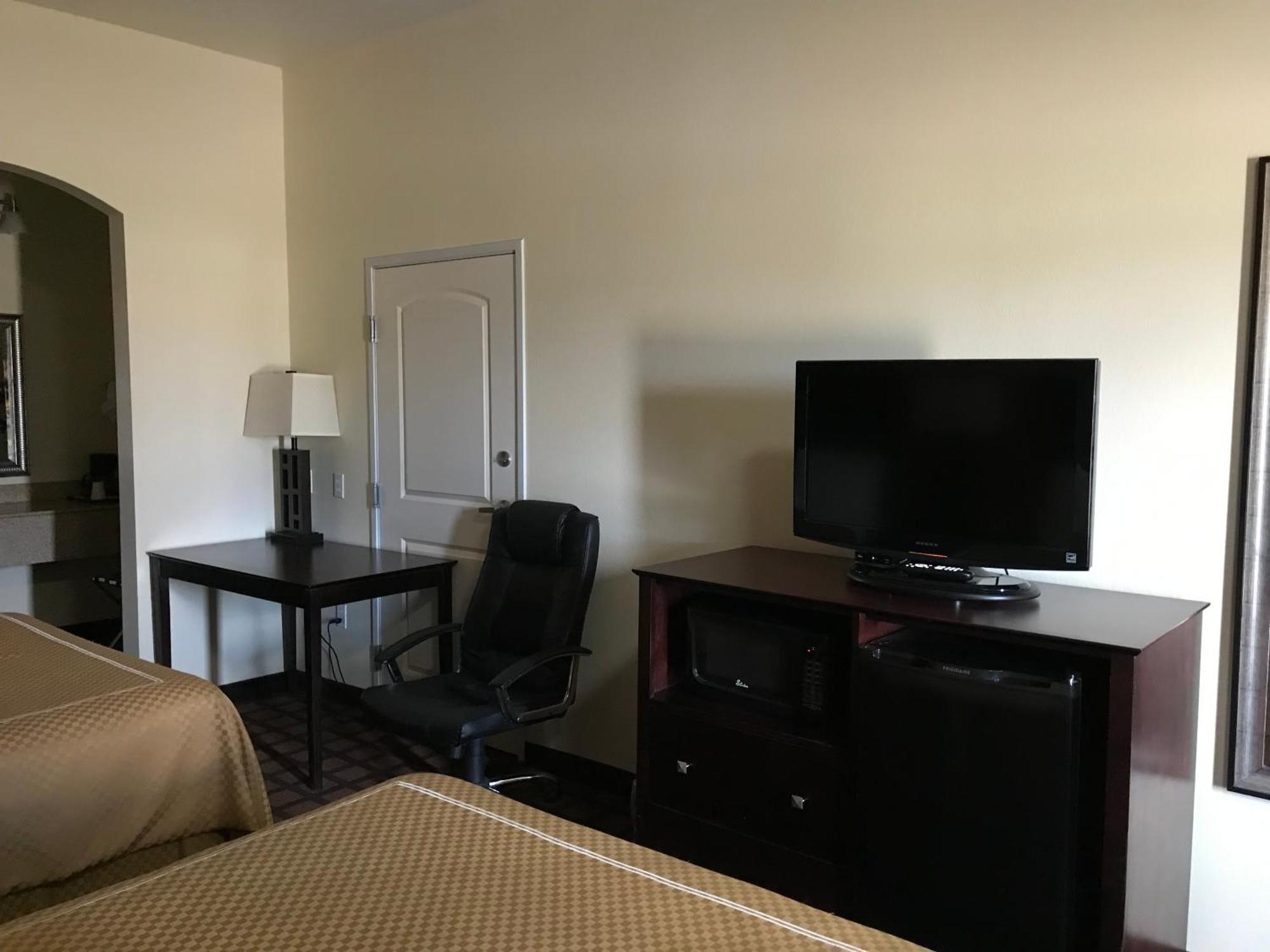 Executive Inn And Suites Pittsburg Exterior foto